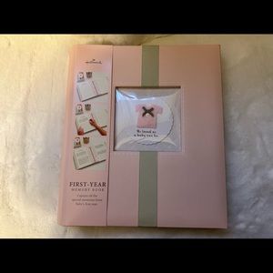 ⭐️NWOT! Beautiful baby’s first year memory book